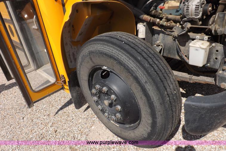 image for item F6028 1995 International Navistar 3800 school bus