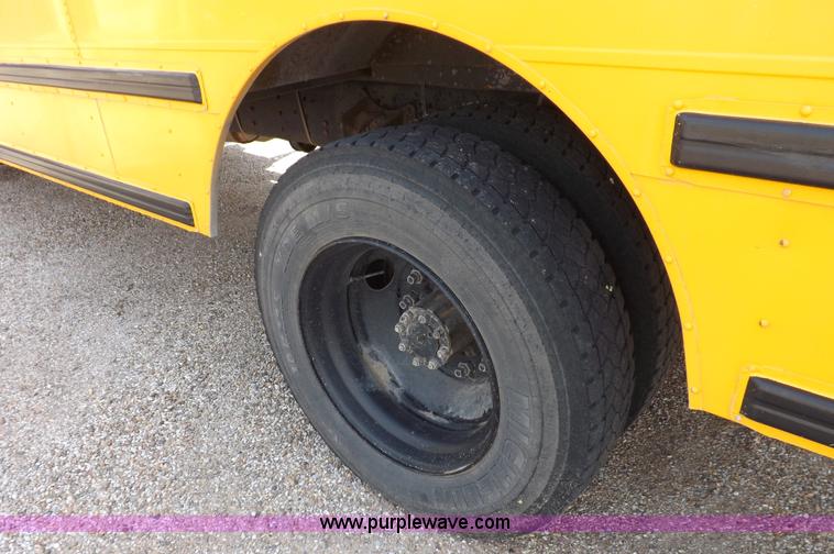 image for item F6028 1995 International Navistar 3800 school bus