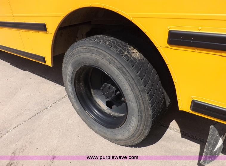 image for item F6029 1996 International Navistar 3800 school bus