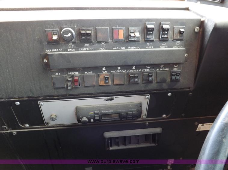 image for item F6030 1994 International Navistar 3700 Thomas Built school bus