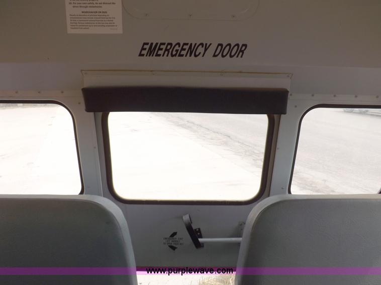 image for item F6030 1994 International Navistar 3700 Thomas Built school bus