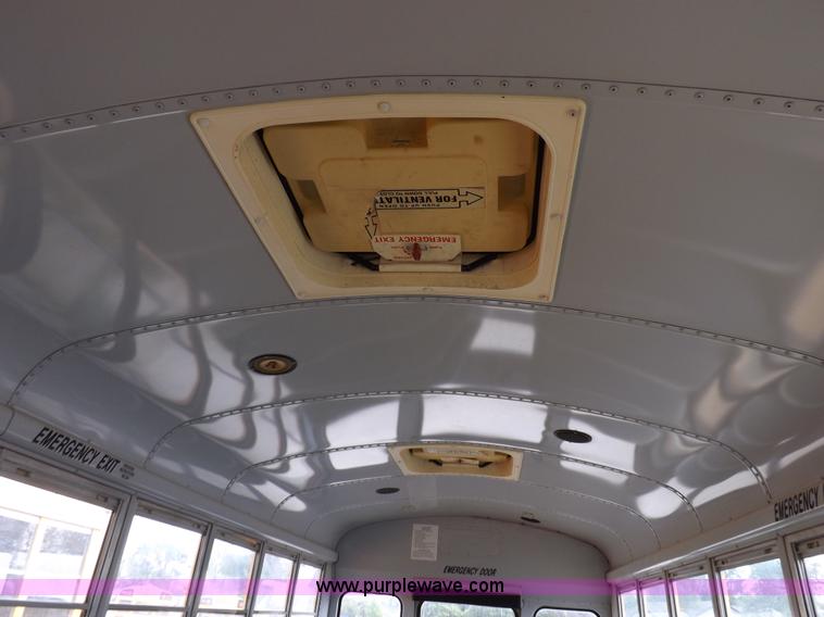 image for item F6030 1994 International Navistar 3700 Thomas Built school bus