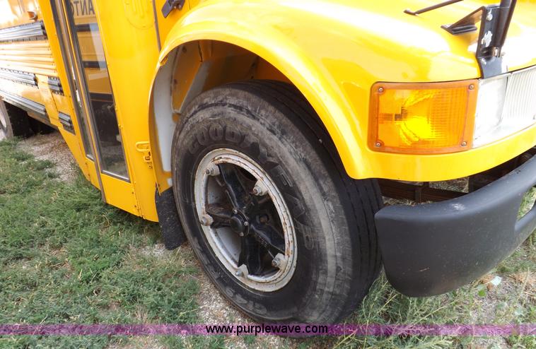 image for item F6030 1994 International Navistar 3700 Thomas Built school bus