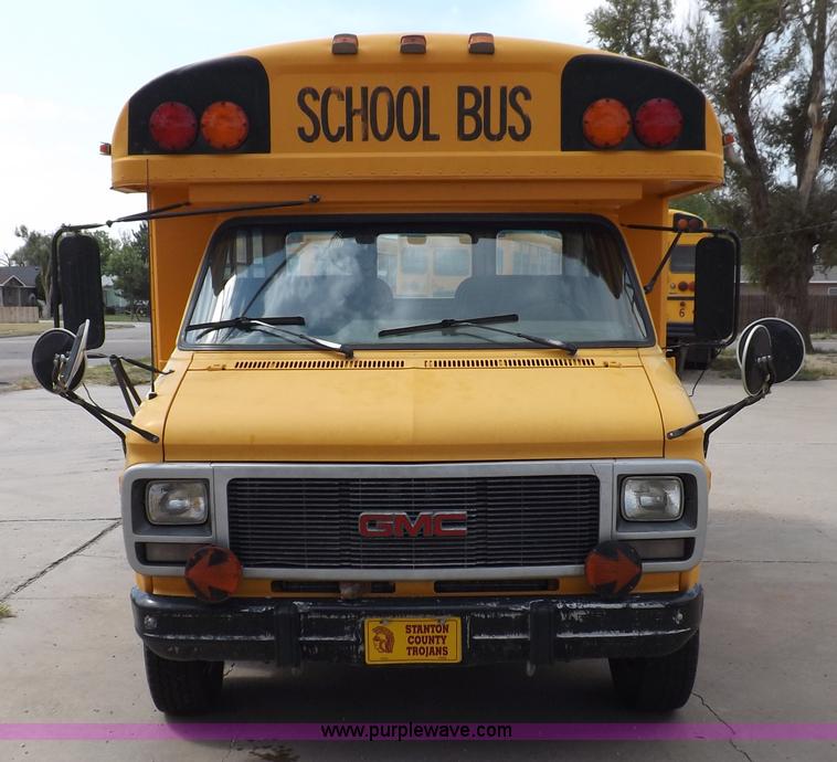 image for item F6031 1993 GMC G3500 Vandura school bus