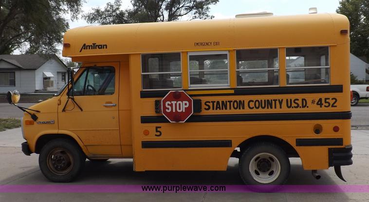 image for item F6031 1993 GMC G3500 Vandura school bus