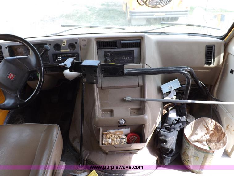 image for item F6031 1993 GMC G3500 Vandura school bus