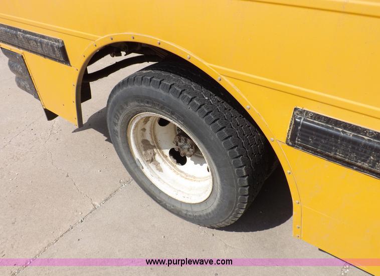 image for item F6031 1993 GMC G3500 Vandura school bus