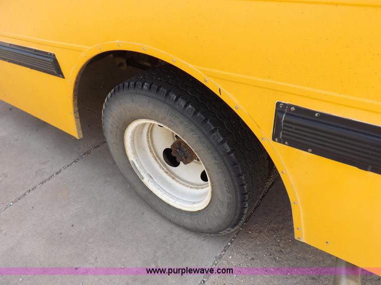 image for item F6031 1993 GMC G3500 Vandura school bus