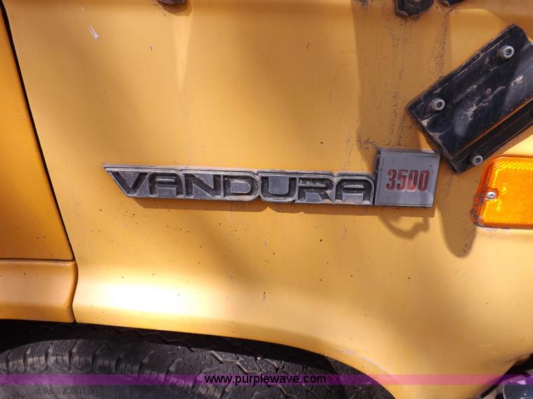 image for item F6031 1993 GMC G3500 Vandura school bus