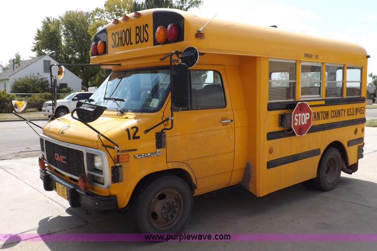 image for item F6032 1994 GMC G3500 Vandura school bus