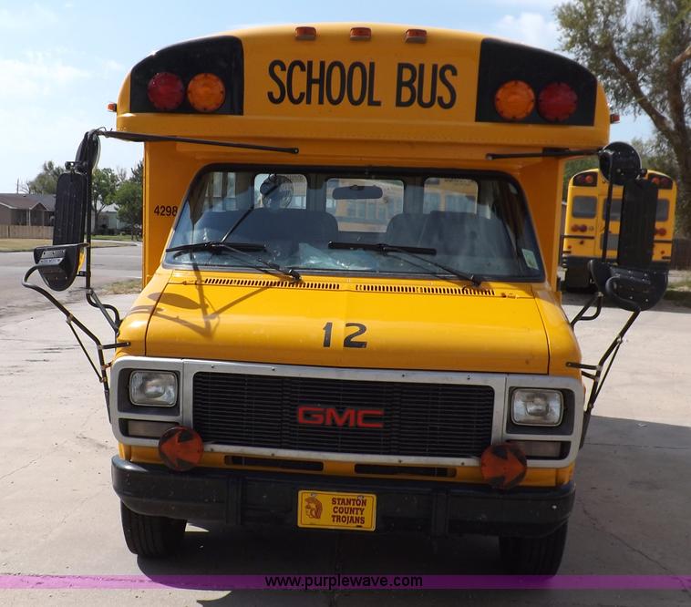 image for item F6032 1994 GMC G3500 Vandura school bus