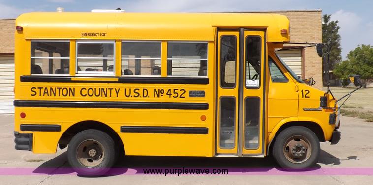 image for item F6032 1994 GMC G3500 Vandura school bus