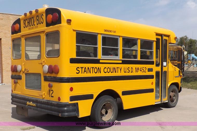 image for item F6032 1994 GMC G3500 Vandura school bus
