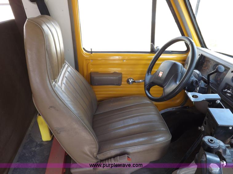 image for item F6032 1994 GMC G3500 Vandura school bus