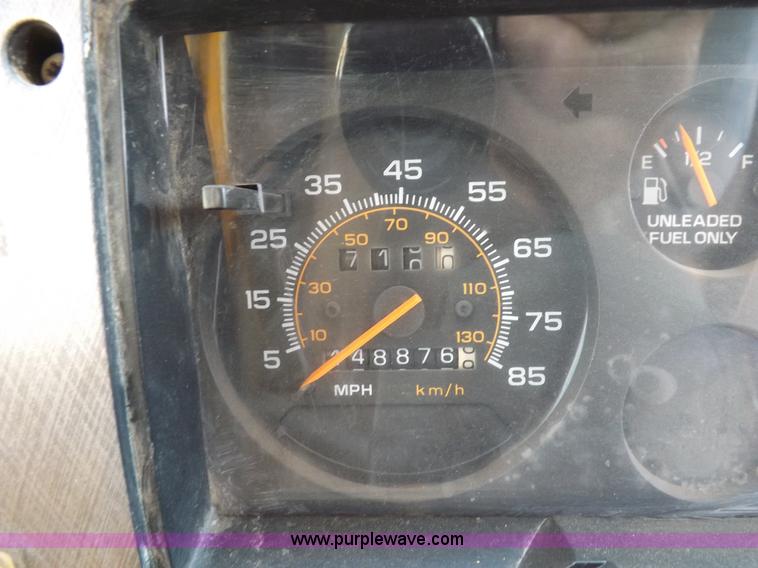 image for item F6032 1994 GMC G3500 Vandura school bus