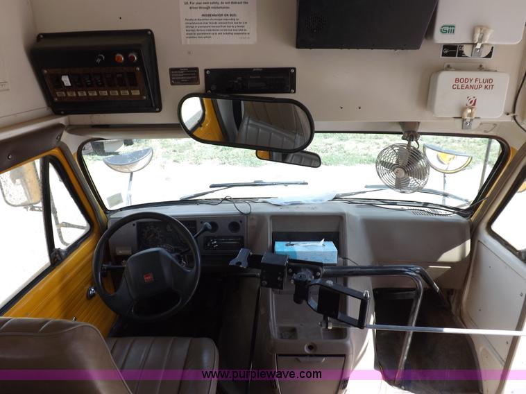 image for item F6032 1994 GMC G3500 Vandura school bus