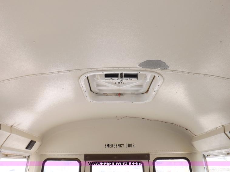 image for item F6032 1994 GMC G3500 Vandura school bus