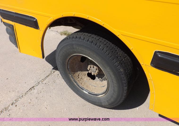 image for item F6032 1994 GMC G3500 Vandura school bus