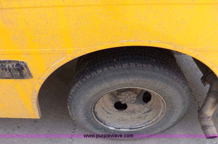 image for item F6032 1994 GMC G3500 Vandura school bus