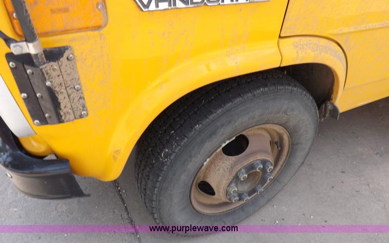 image for item F6032 1994 GMC G3500 Vandura school bus