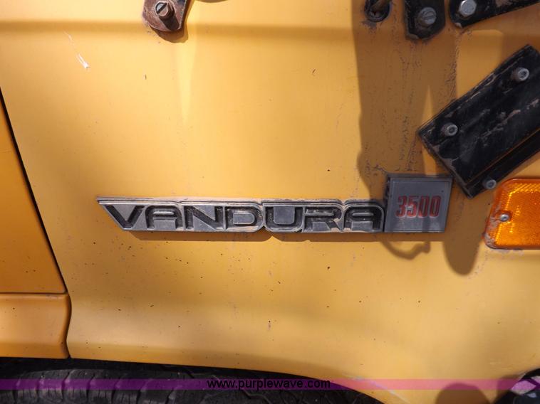 image for item F6032 1994 GMC G3500 Vandura school bus