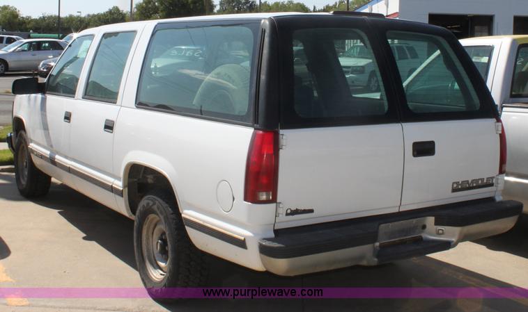 image for item G4917 1997 Chevrolet Suburban 1500 SUV