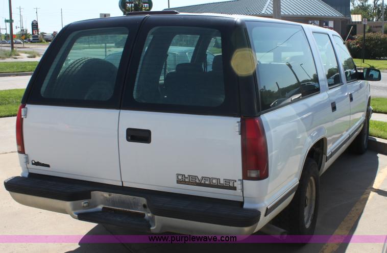 image for item G4917 1997 Chevrolet Suburban 1500 SUV