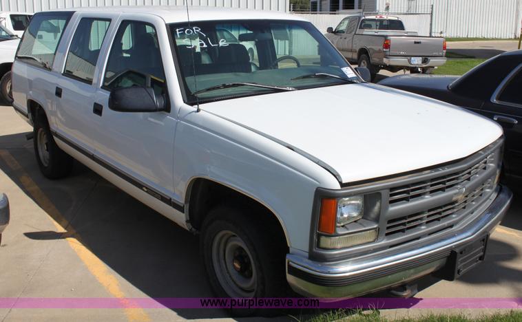 image for item G4917 1997 Chevrolet Suburban 1500 SUV