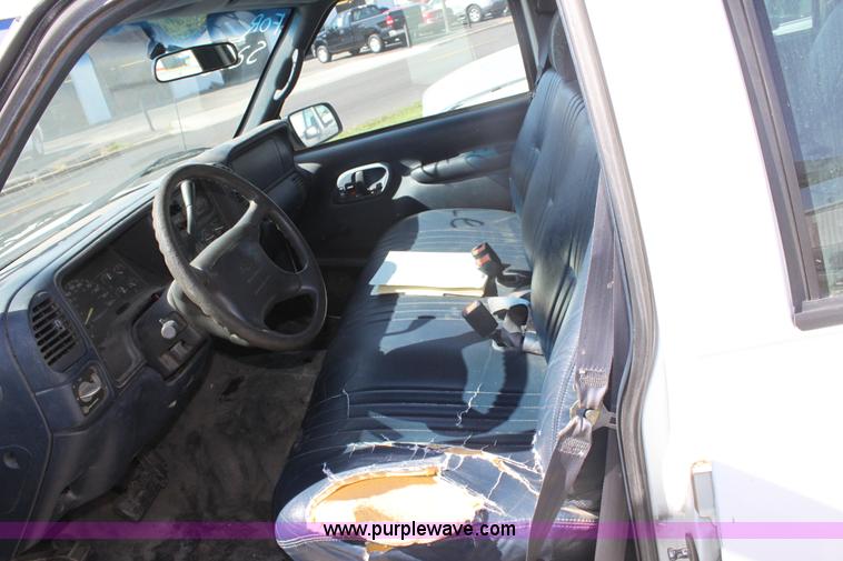 image for item G4917 1997 Chevrolet Suburban 1500 SUV