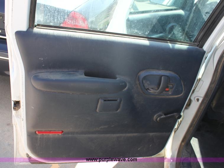 image for item G4917 1997 Chevrolet Suburban 1500 SUV