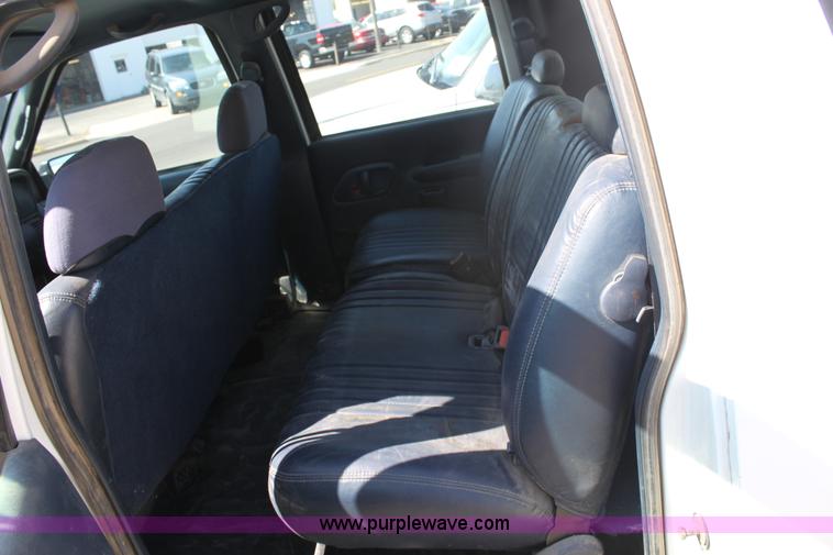 image for item G4917 1997 Chevrolet Suburban 1500 SUV