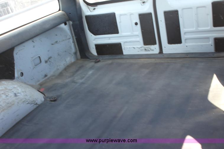 image for item G4917 1997 Chevrolet Suburban 1500 SUV