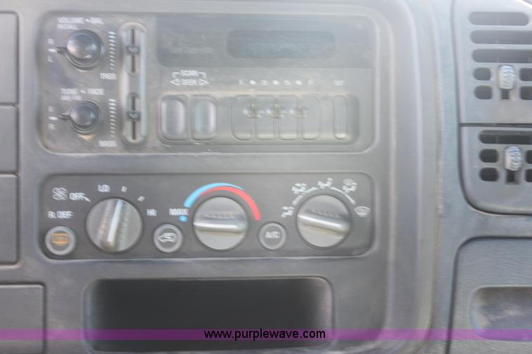 image for item G4917 1997 Chevrolet Suburban 1500 SUV