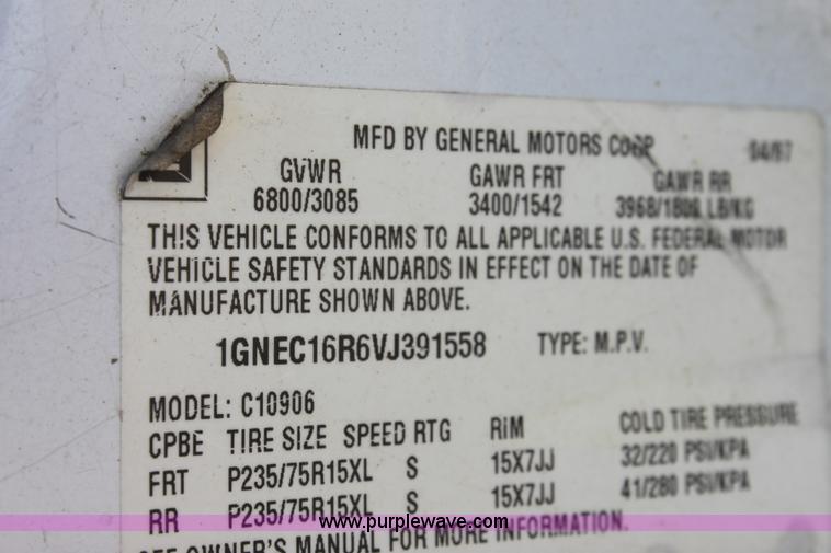 image for item G4917 1997 Chevrolet Suburban 1500 SUV