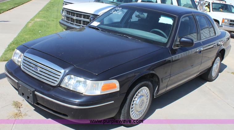 image for item G4918 1999 Ford Crown Victoria