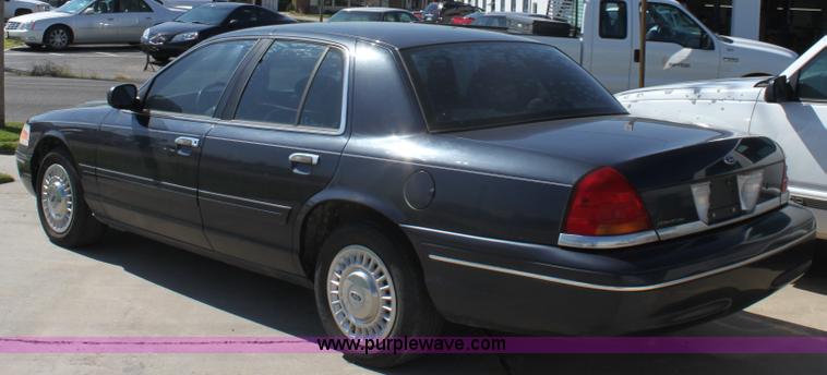 image for item G4918 1999 Ford Crown Victoria
