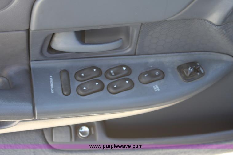 image for item G4918 1999 Ford Crown Victoria