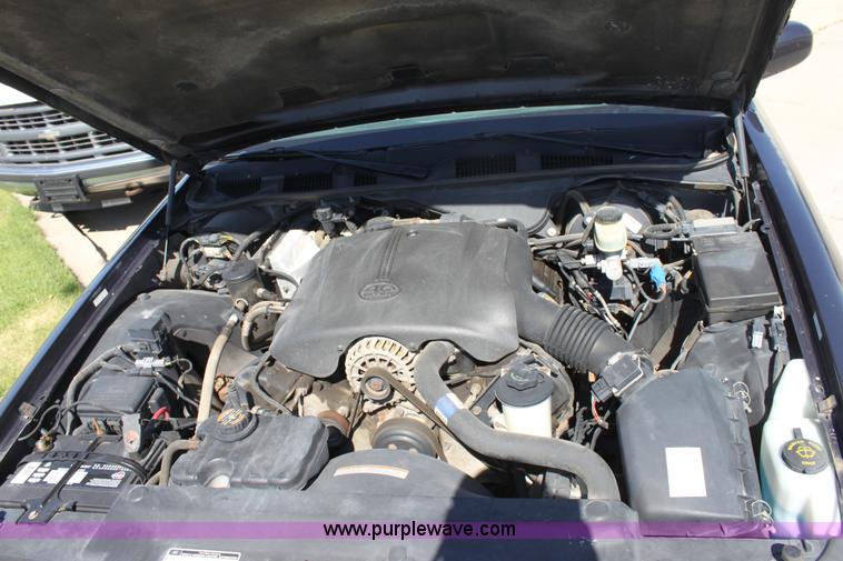 image for item G4918 1999 Ford Crown Victoria