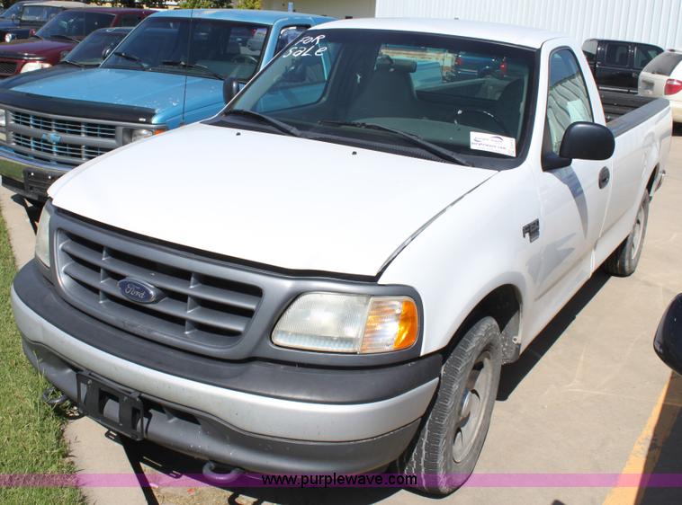image for item G4919 2000 Ford F150 pickup truck