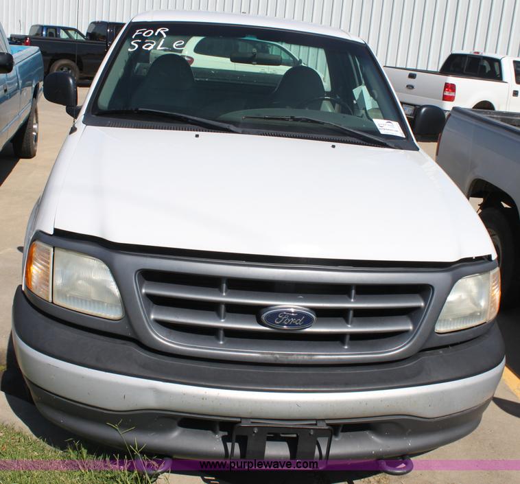 image for item G4919 2000 Ford F150 pickup truck