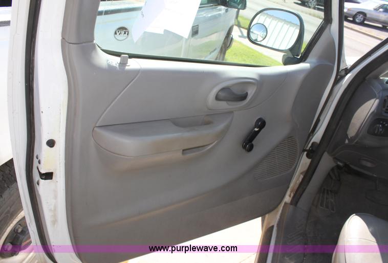 image for item G4919 2000 Ford F150 pickup truck