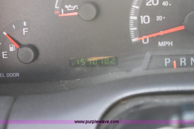 image for item G4919 2000 Ford F150 pickup truck