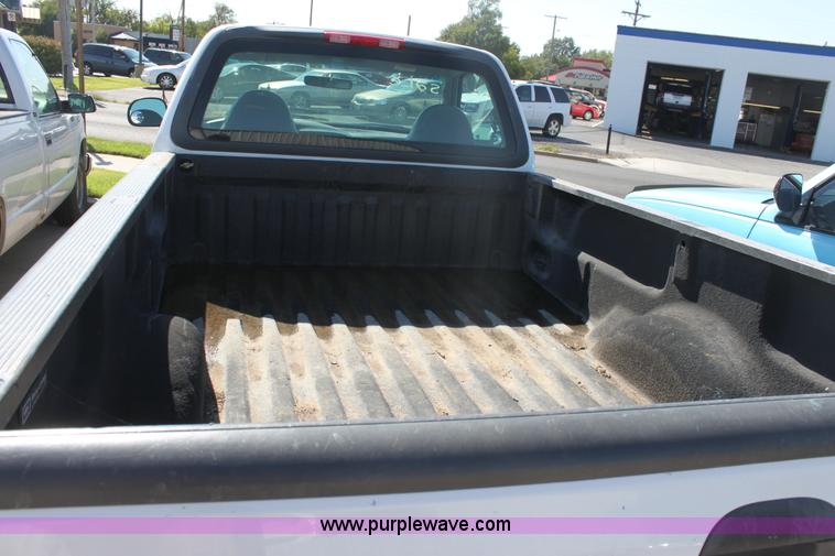 image for item G4919 2000 Ford F150 pickup truck