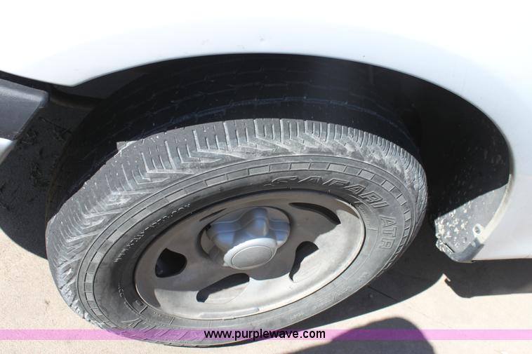 image for item G4919 2000 Ford F150 pickup truck