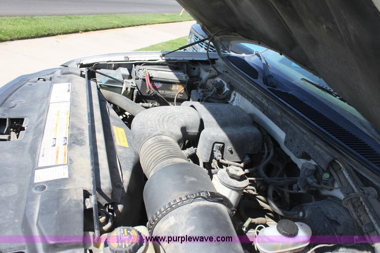 image for item G4919 2000 Ford F150 pickup truck