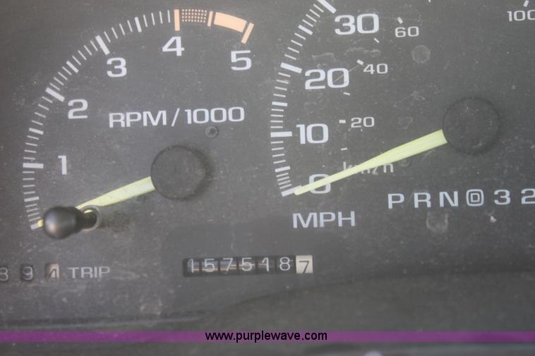 image for item G4920 1995 GMC C1500 SL pickup truck