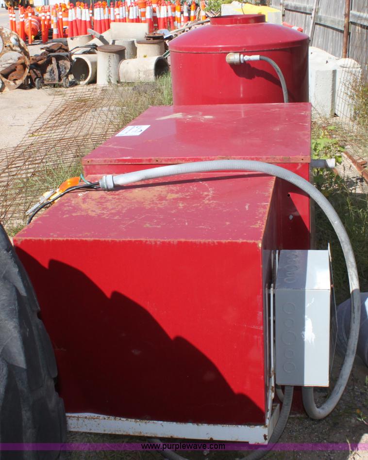 image for item G4921 2002 White Inc. 1020N/G pressure washer