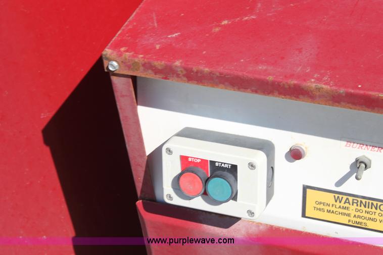 image for item G4921 2002 White Inc. 1020N/G pressure washer