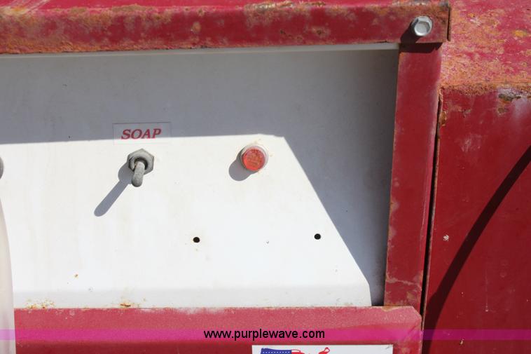 image for item G4921 2002 White Inc. 1020N/G pressure washer