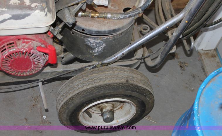 image for item G4922 DTC paint striping machine